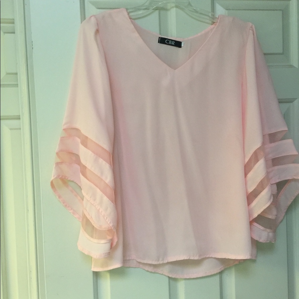 Pretty peach/pink top M with bell sleeve detail